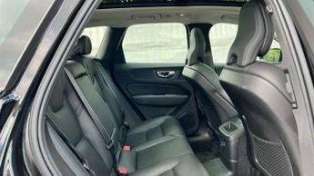 Volvo XC60 2.0 T6 [350] RC PHEV Plus Dark 5dr AWD Geartronic