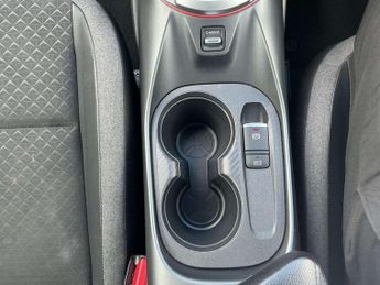 Nissan Juke 1.0 DiG-T N-Connecta 5dr DCT