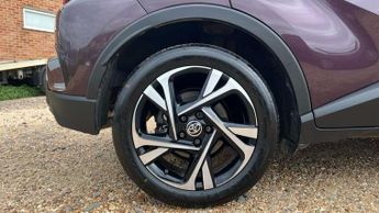 Toyota C-HR 1.8 Hybrid Design 5dr CVT