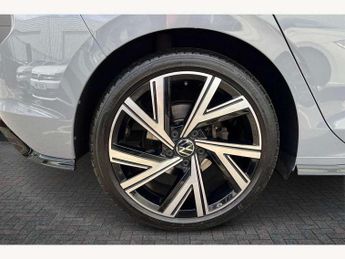 Volkswagen Golf 1.5 eTSI 150 R-Line 5dr DSG