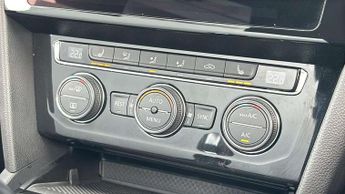 Volkswagen Passat Estate 2.0 TDI EVO SCR R-Line 5dr DSG