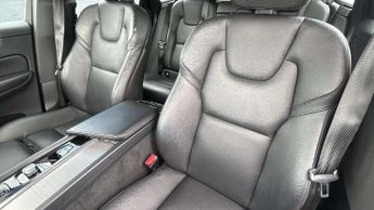 Volvo XC60 2.0 B4D Plus Dark 5dr AWD Geartronic