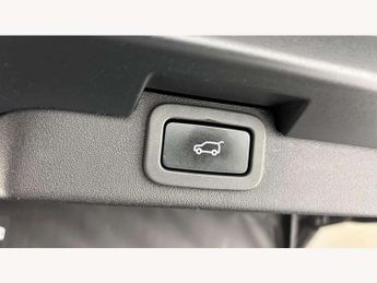 Land Rover Discovery 3.0 SD6 HSE Luxury 5dr Auto