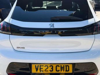 Peugeot 208 1.2 PureTech 100 Allure Premium + 5dr EAT8