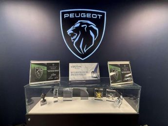 Peugeot 208 1.2 PureTech 100 Allure Premium + 5dr EAT8