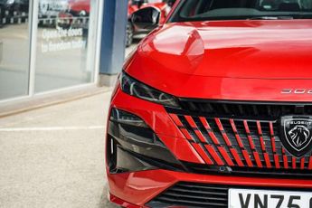 Peugeot 308 1.2 Hybrid 145 GT 5dr e-DSC6