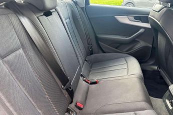 Audi A4 Avant 30 TDI Technik 5dr S Tronic