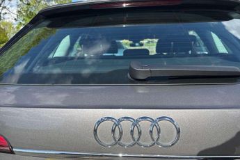 Audi A4 Avant 30 TDI Technik 5dr S Tronic