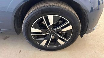 Volvo XC60 2.0 B5P Plus Dark 5dr AWD Geartronic