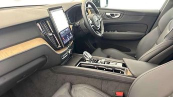 Volvo XC60 2.0 B5P Plus Dark 5dr AWD Geartronic