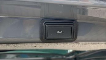 Volkswagen Transporter 2.0 BiTDI 204 Highline Kombi Van 4MOTION DSG