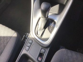 Toyota Yaris 1.5 Hybrid Design 5dr CVT