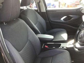 Toyota Yaris 1.5 Hybrid Design 5dr CVT