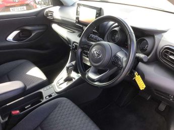 Toyota Yaris 1.5 Hybrid Design 5dr CVT