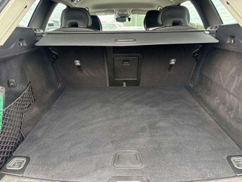 Volvo XC60 2.0 B5P Plus Dark 5dr AWD Geartronic
