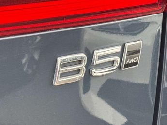 Volvo XC60 2.0 B5P Plus Dark 5dr AWD Geartronic