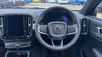Volvo XC40 2.0 B3P Plus Dark 5dr Auto