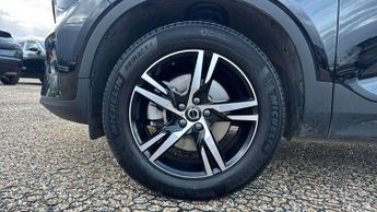 Volvo XC40 2.0 B3P Plus Dark 5dr Auto