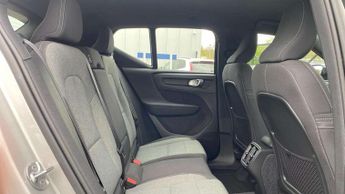 Volvo XC40 2.0 B3P Plus Dark 5dr Auto