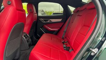 Jaguar XF 2.0 D200 R-Dynamic SE Black 4dr Auto