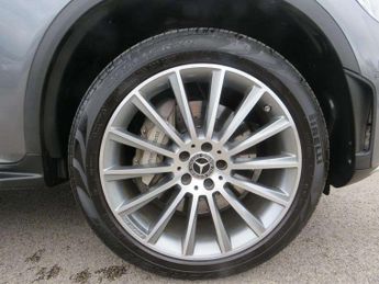 Mercedes-Benz GLC GLC 300e 4Matic AMG Line Premium 5dr 9G-Tronic