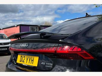 Mercedes-Benz C-Class C300 AMG Line Premium Plus 4dr 9G-Tronic