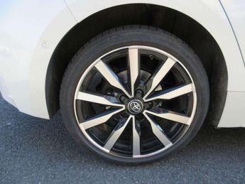 Toyota Corolla 1.8 VVT-i Hybrid Excel 5dr CVT