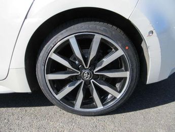 Toyota Corolla 1.8 VVT-i Hybrid Excel 5dr CVT