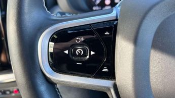 Volvo XC60 2.0 B4D R DESIGN 5dr AWD Geartronic