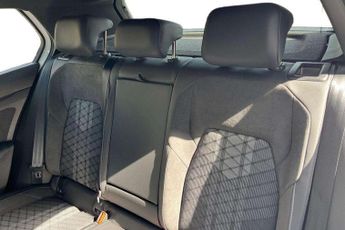 Volkswagen Golf 1.5 eTSI 150 R-Line 5dr DSG