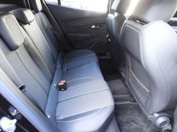 Peugeot 2008 1.2 Hybrid 145 GT 5dr e-DSC6