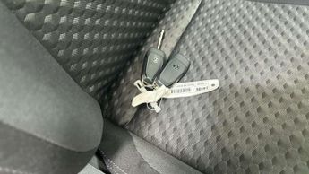 Volkswagen Amarok D/Cab Pick Up Life 2.0 TDI 205 4MOTION Auto