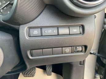 Nissan Juke 1.0 DiG-T N-Connecta 5dr DCT