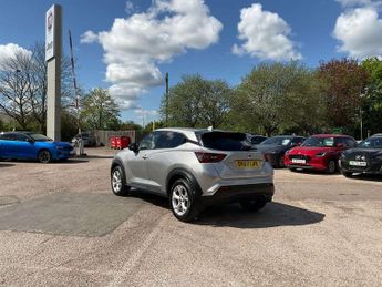 Nissan Juke 1.0 DiG-T N-Connecta 5dr DCT