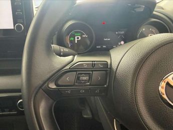 Toyota Yaris 1.5 Hybrid Design 5dr CVT