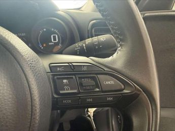 Toyota Yaris 1.5 Hybrid Design 5dr CVT