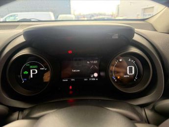 Toyota Yaris 1.5 Hybrid Design 5dr CVT