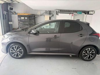 Toyota Yaris 1.5 Hybrid Design 5dr CVT