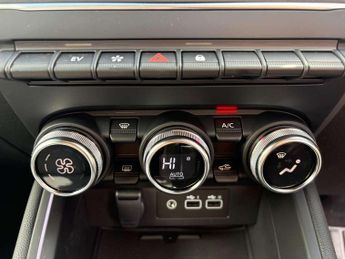 Renault Clio 1.6 E-TECH full hybrid 145 Techno 5dr Auto