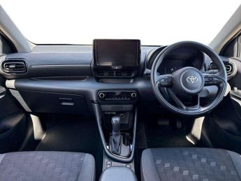 Toyota Yaris 1.5 Hybrid Design 5dr CVT