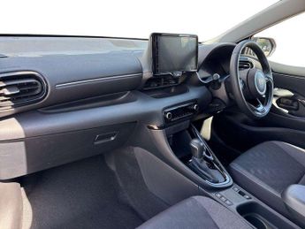 Toyota Yaris 1.5 Hybrid Design 5dr CVT