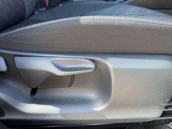 Toyota Yaris 1.5 Hybrid Design 5dr CVT