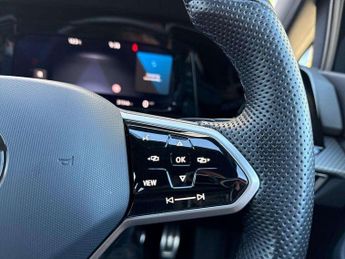 Volkswagen Golf 1.5 eTSI 150 R-Line 5dr DSG