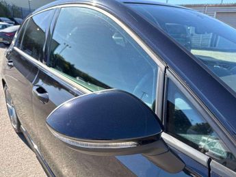 Volkswagen Golf 1.5 eTSI 150 R-Line 5dr DSG