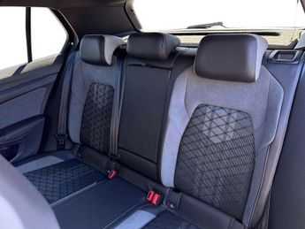 Volkswagen Golf 1.5 eTSI 150 R-Line 5dr DSG