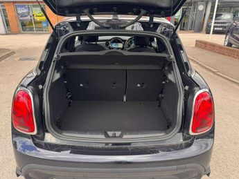 MINI Hatchback 5dr 1.5 Cooper Exclusive 5dr Auto