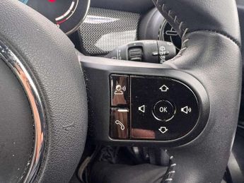 MINI Hatchback 5dr 1.5 Cooper Exclusive 5dr Auto