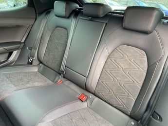 SEAT Leon 1.5 eTSI 150 FR Black Edition 5dr DSG [DAP]