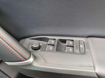 SEAT Leon 1.5 eTSI 150 FR Black Edition 5dr DSG [DAP]