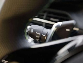 Peugeot 208 1.2 Hybrid 110 GT 5dr e-DSC6